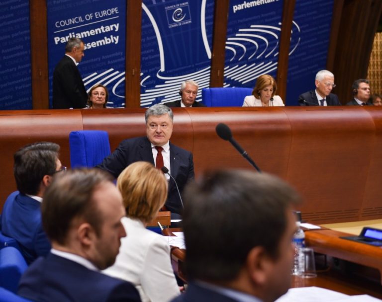 Президент під час виступу в ПАРЄ: Закон «Про освіту» забезпечує рівні права дітей