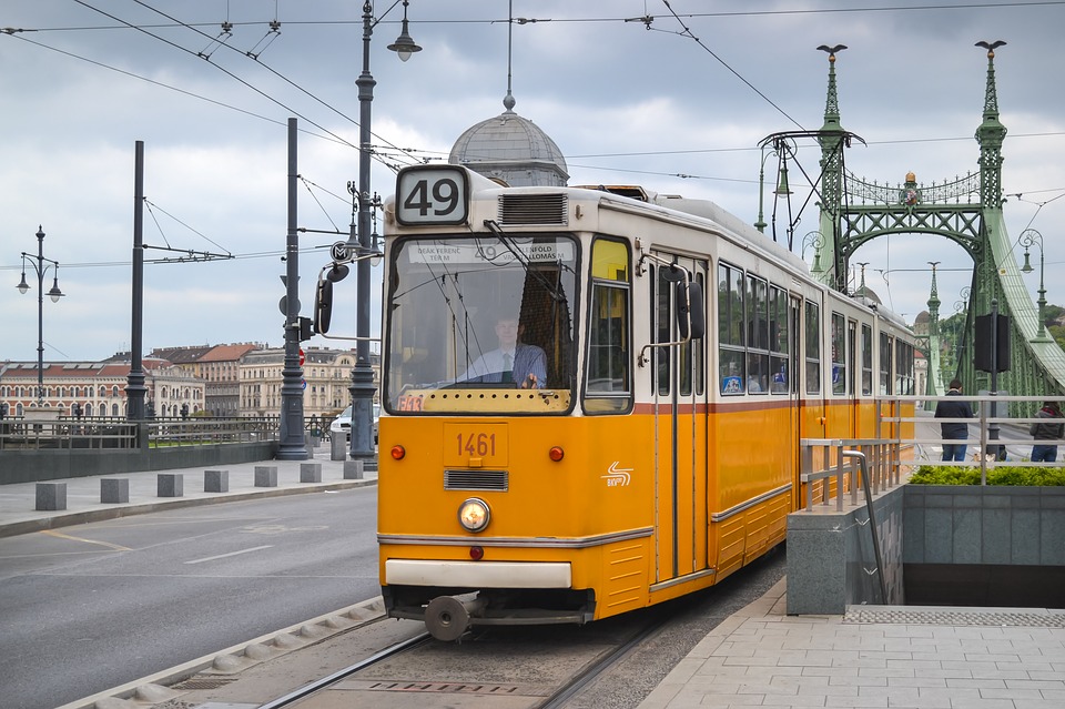 tram-1987021_960_720