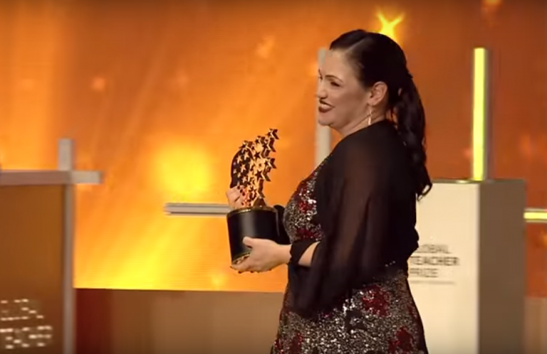 Переможницею Global Teacher Prize стала британка, яка комунікує з учнями 35 мовами