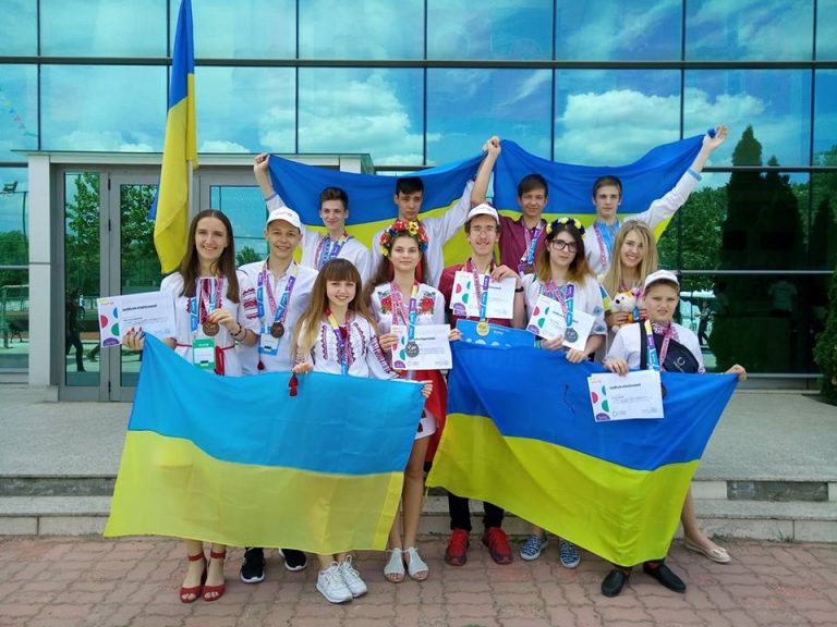 Українські школярі посіли призові місця на міжнародному конкурсі Infomatrix