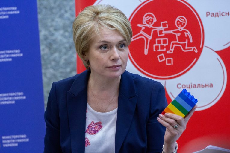 Гриневич розповіла, коли до шкіл завезуть набори LEGO
