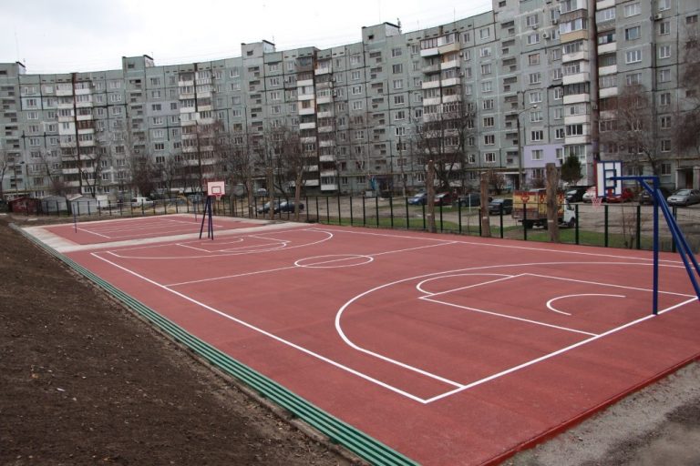 Держава виділить 150 мільйонів гривень на стадіони при школах