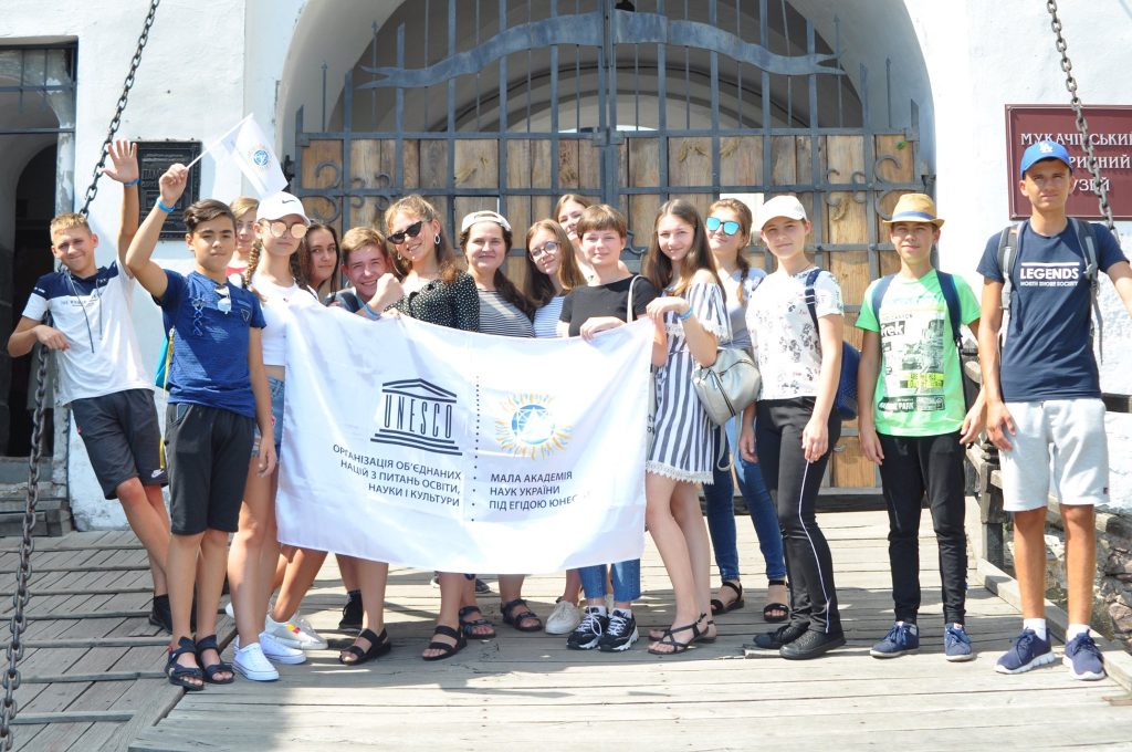 Учні Малої академії наук оцінюють наслідки лісових пожеж та моніторять повені