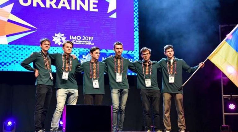 Українські школярі вибороли 9 медалей на Міжнародних олімпіадах з математики та біології