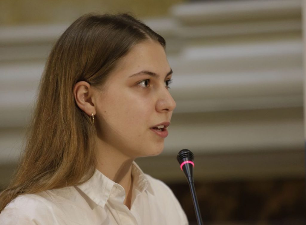 Українська школярка посіла призове місце на Міжнародних молодіжних дебатах