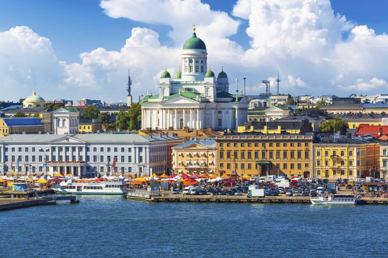 Українських учителів запрошують на навчальні подорожі за кордон