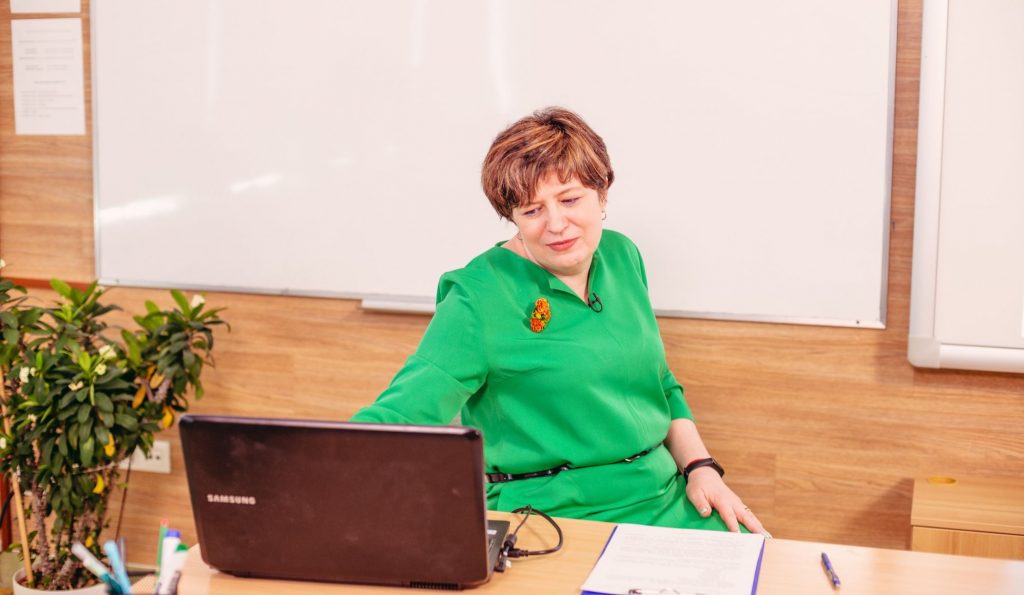 Всеукраїнська школа онлайн: на один урок йде понад 10 годин роботи