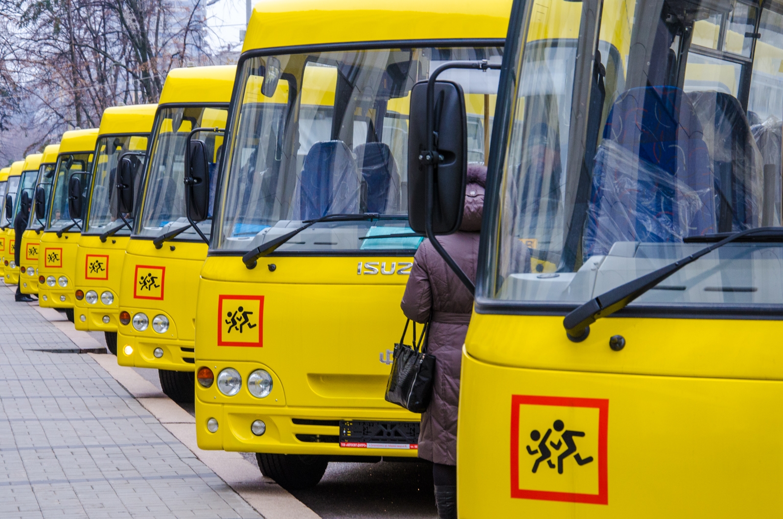 Специализированный автобус для перевозки детей. Школьный автобус. Автобус для детей. Автобус для перевозки детей. Школьный автобус дети.