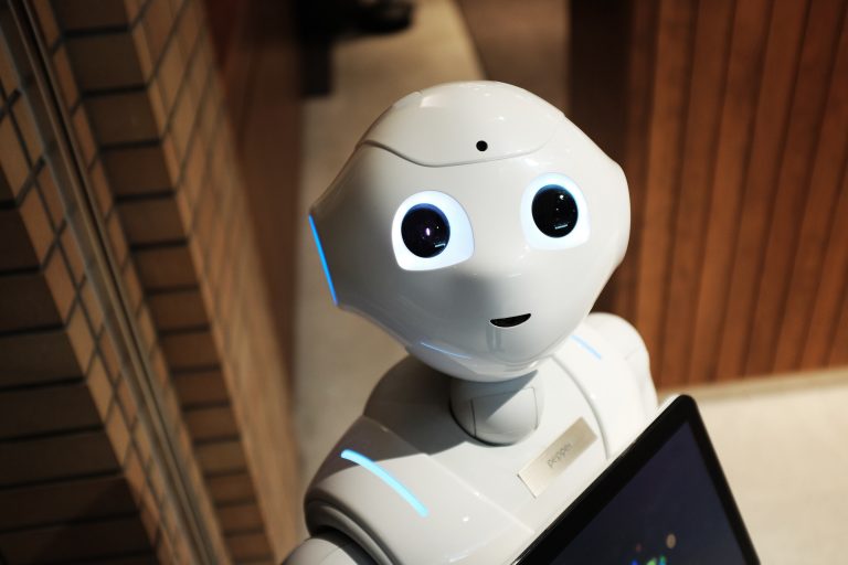 Космогеолог, IT-лікар, біоетик: назвали 30 професій, за якими майбутнє