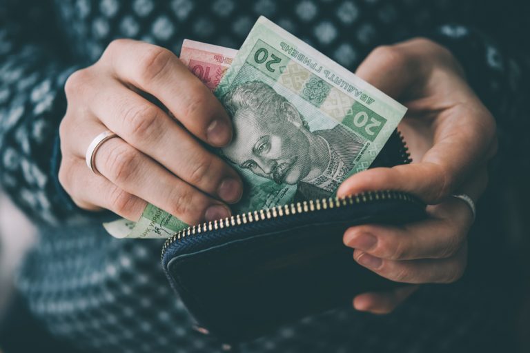 Чи буде заборгованість по зарплаті вчителям — Уряд
