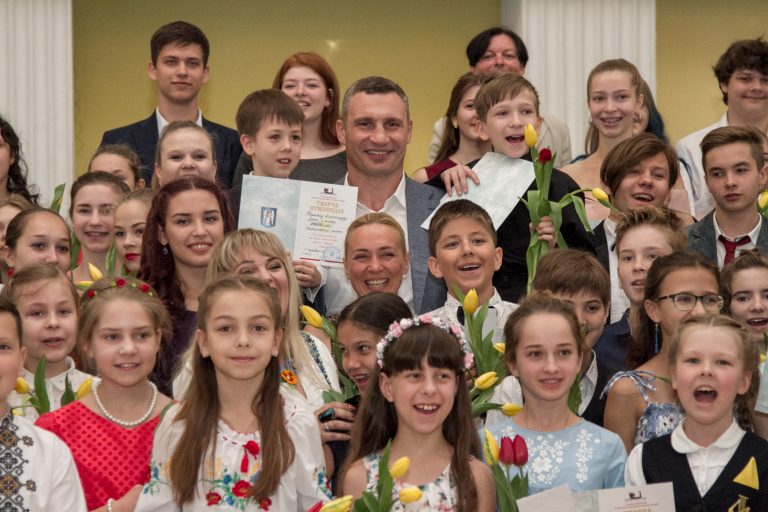 Необхідно відновити навчання молодших школярів — Кличко звернувся до уряду