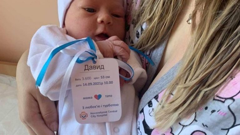 Історія з бирками для немовлят після скандалу отримала продовження