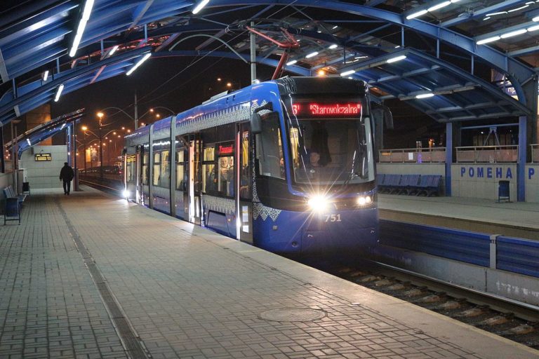 Невдовзі без електронної картки учня в Києві проїзд для школярів буде платним — КМДА