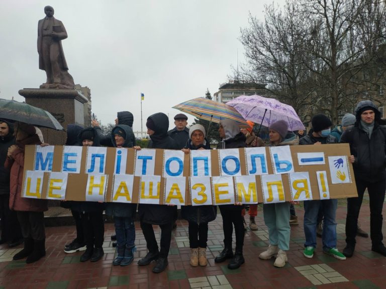 «Де програє освітянин, перемагає ворог»