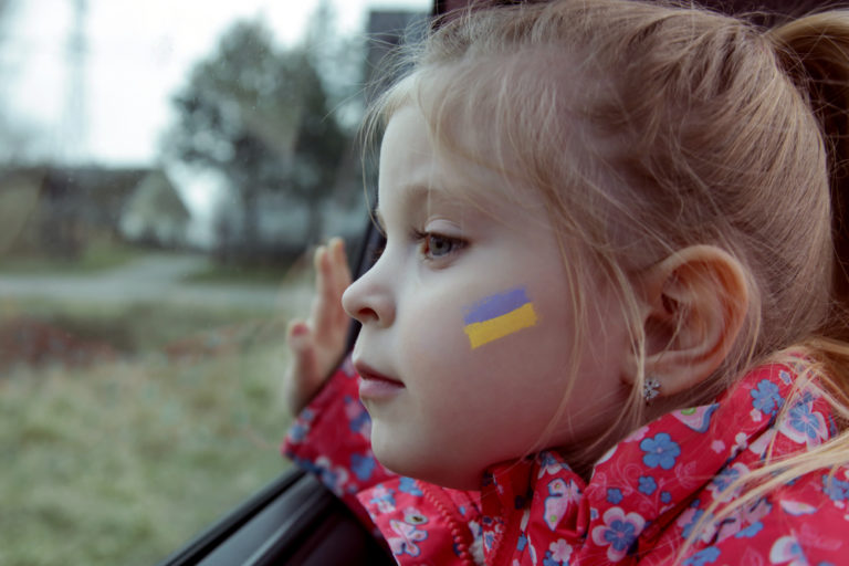 Батькам радять зробити дітям інформаційні бірки на випадок, якщо загубляться