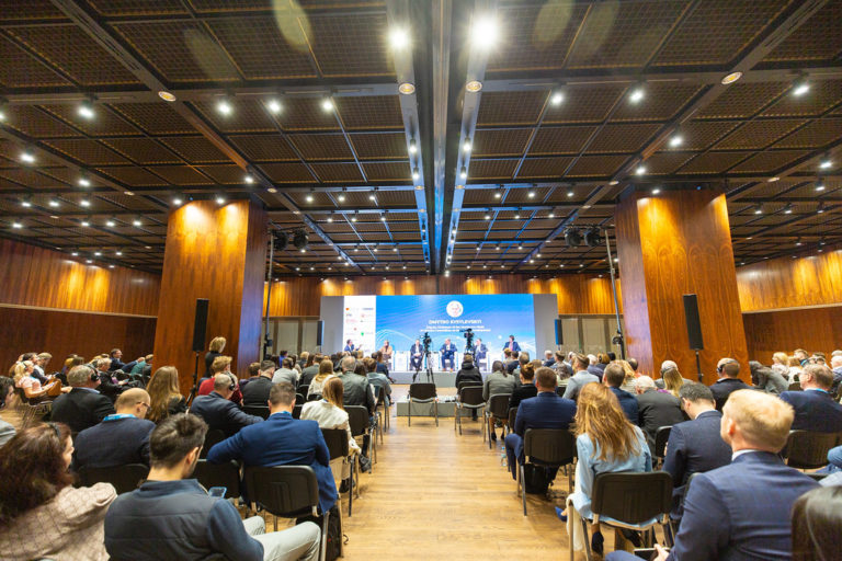 ГС «Освіторія» вкотре організувала освітню дискусію на КМЕФ 2022