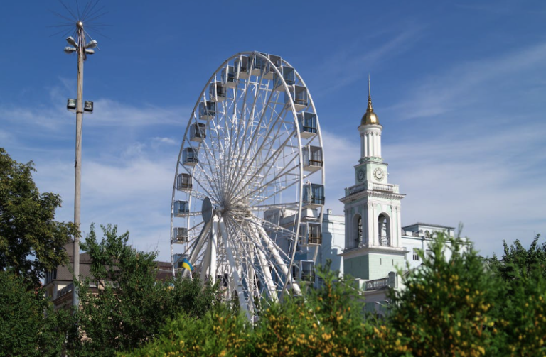 Освітянам, які працюють у столичних пунктах обігріву, виплатять премію