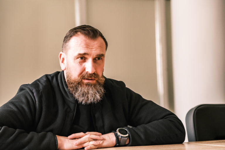 Скільки коштів отримають школи на облаштування укриттів та закупівлю автобусів: коментар Оксена Лісового