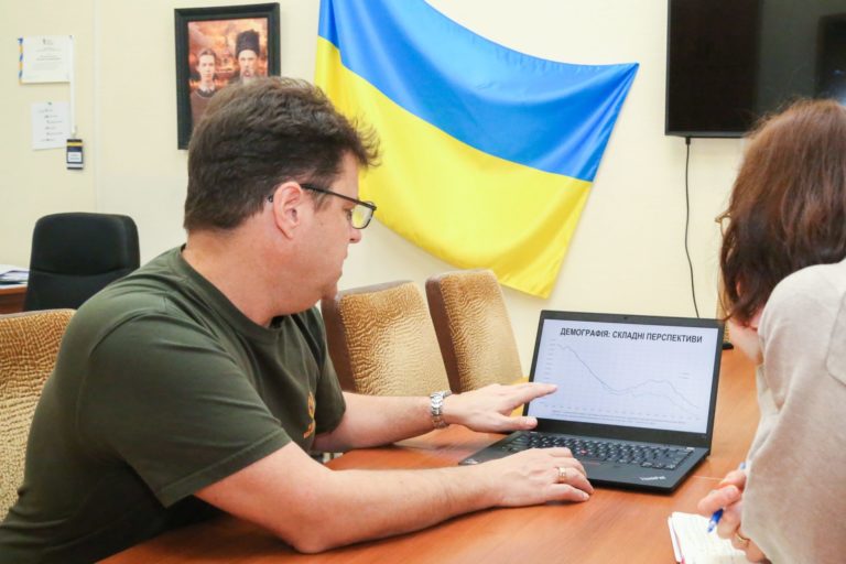 Випускникам ЗВО держава надасть перше робоче місце: деталі нового законопроєкту