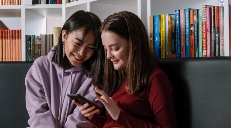 Від них уже шаленіють тинейджери: 15 дивовижних трендів від Pinterest та Instagram на 2024 рік