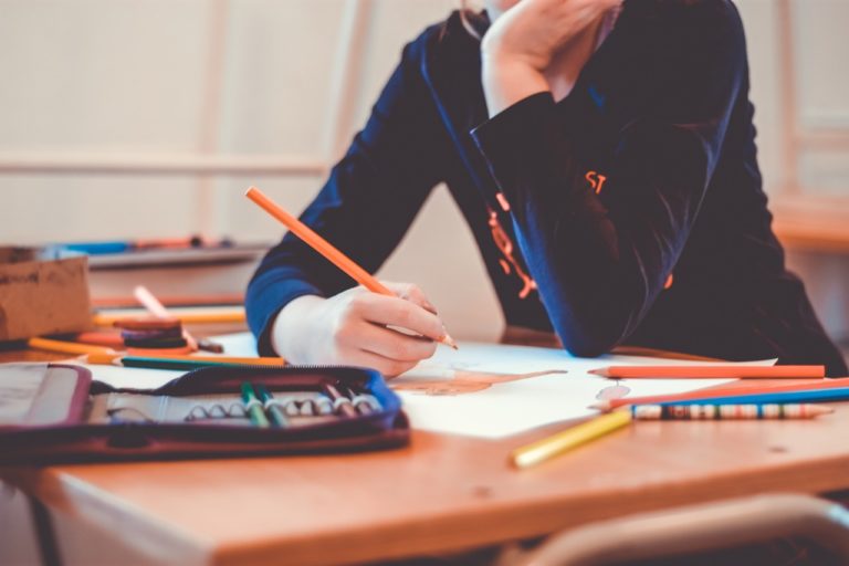 Природничі класи, дошкілля офлайн, підвищення кваліфікації вчителів — на що потрібні гроші у 2025/26: Оксен Лісовий