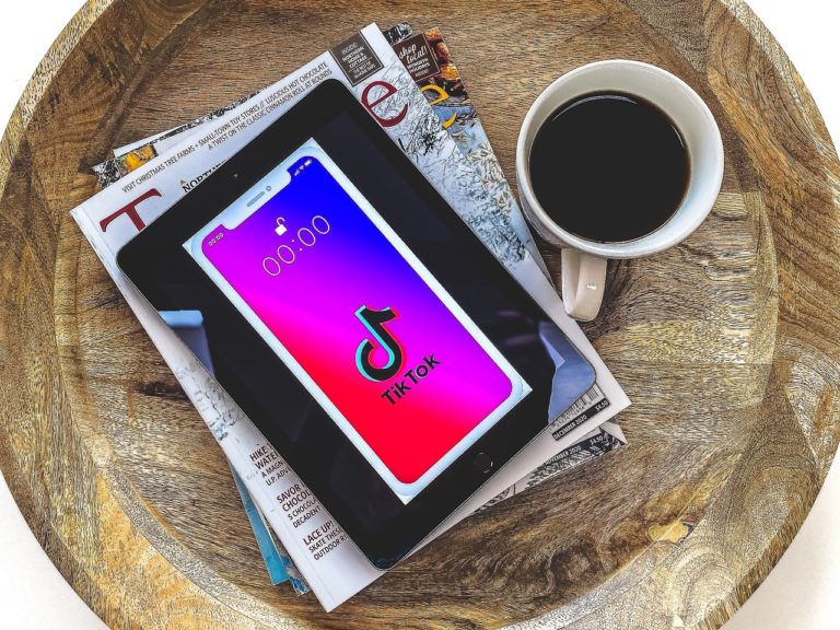 13 штатів США позиваються проти TikTok через негативний вплив на дітей
