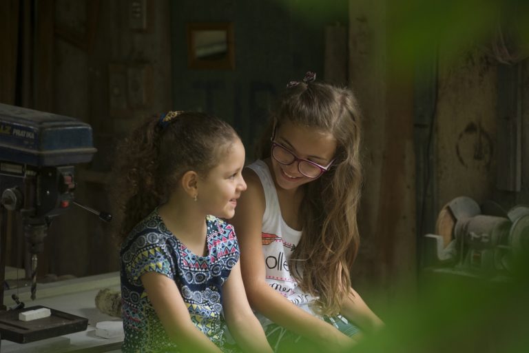 Грошова допомога від UNICEF для сімей із дітьми на прифронтових територіях: хто і як може отримати