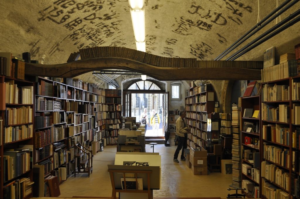 Де можна витратити 908 грн на книжки: перелік книгарень