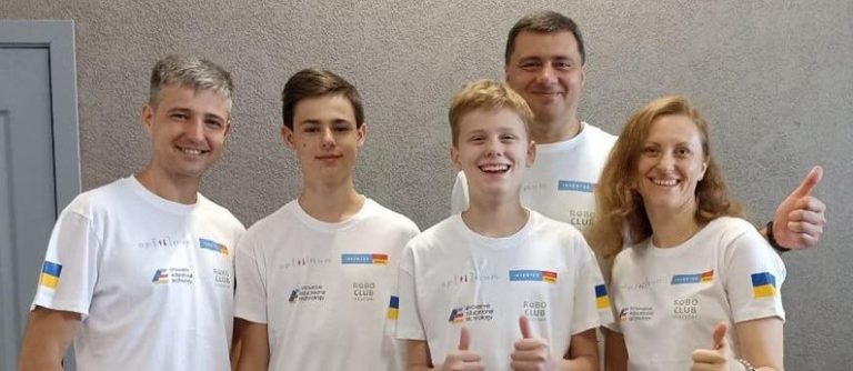 Школяр з Донеччини презентував нову технологію для вивчення жестової мови