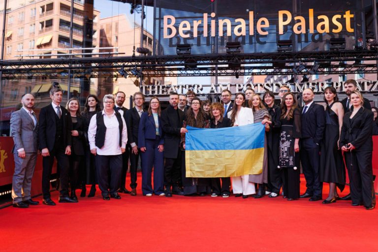 Від класної кімнати до червоної доріжки: історії українських учителів та дітей у «Стрічці часу»