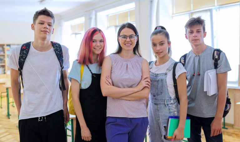 Українські підлітки менше тривожаться в школі, ніж іноземні однолітки: дослідження