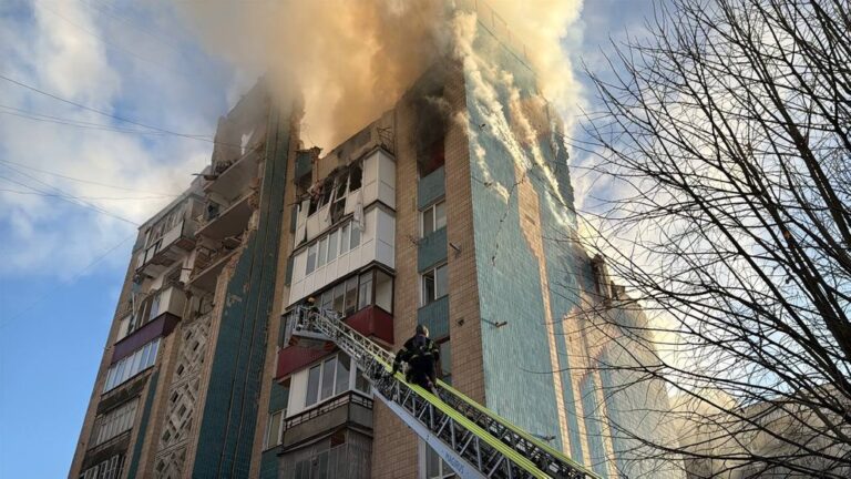 Тернопіль, Харків, Прикарпаття та Львівщина: російський удар по житлових кварталах