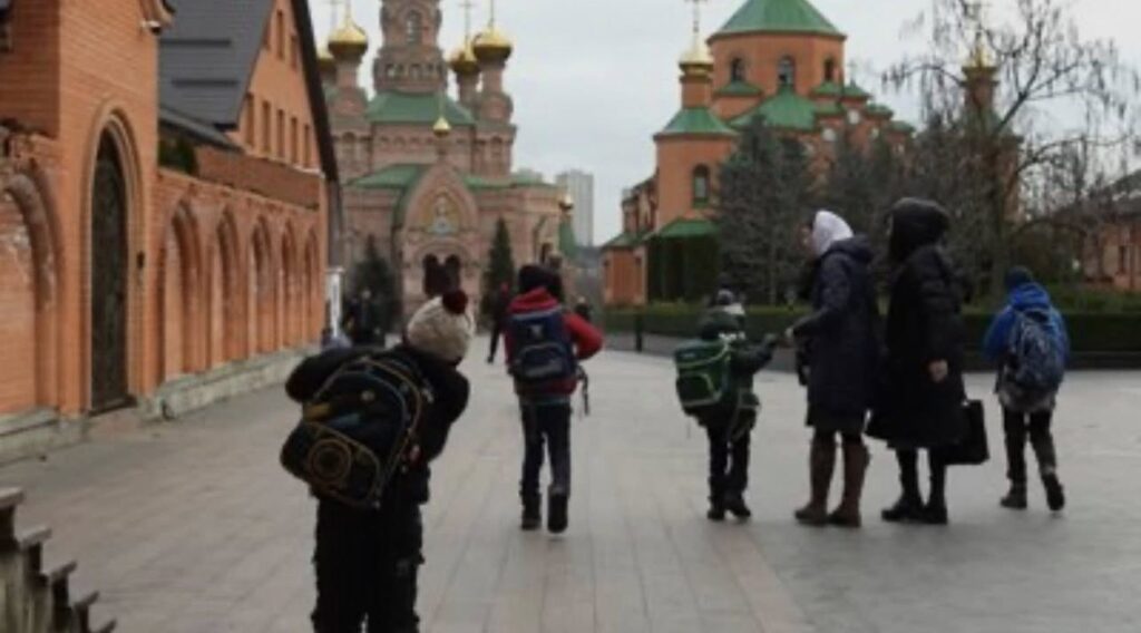 Порушень мовного закону у «підпільній школі» при монастирі в Києві не встановили — представниця пані мовного омбудсмена