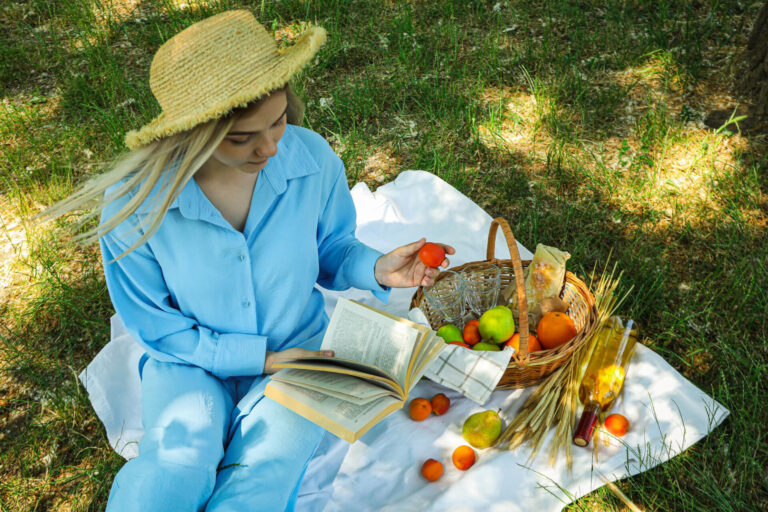 Літо, черешні, читання: літні книжки на ваш різний настрій