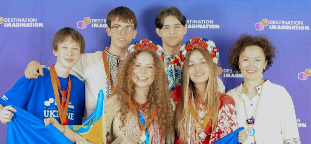 Українські школярі здобули дві спеціальні нагороди на Всесвітньому фіналі олімпіади креативності Destination Imagination
