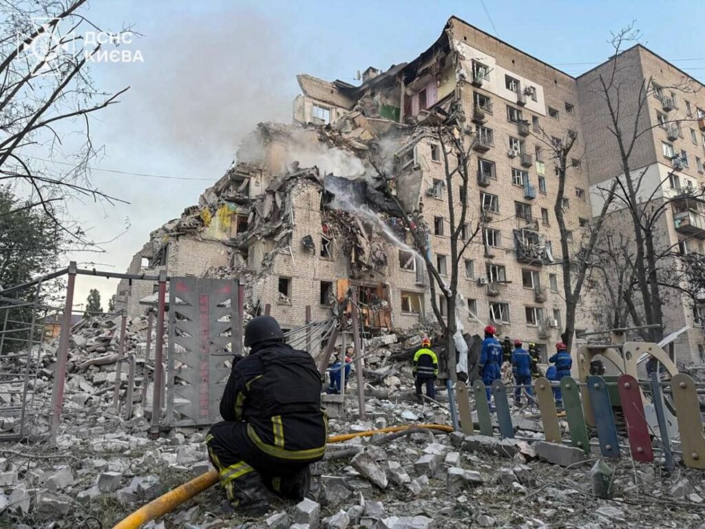 Нічна атака тривалістю в 11 годин: у Києві 17 загиблих, до сотні травмовані