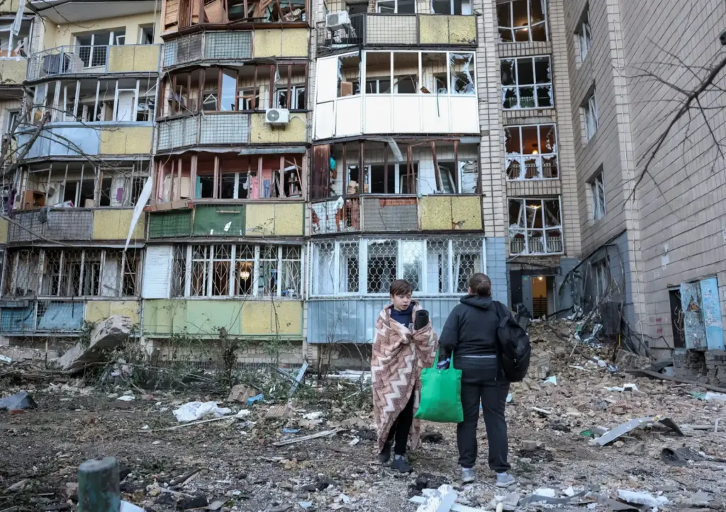 Масована атака РФ: у Києві загинули 13 людей, пошкоджені школа, дитсадок і дитяча лікарня