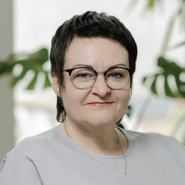 Поліна Комарова1