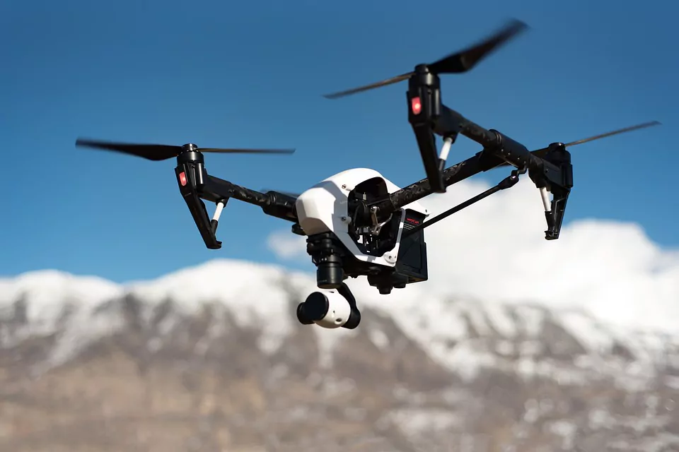 drone-1245980_960_720