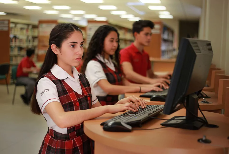 students-2821600_960_720
