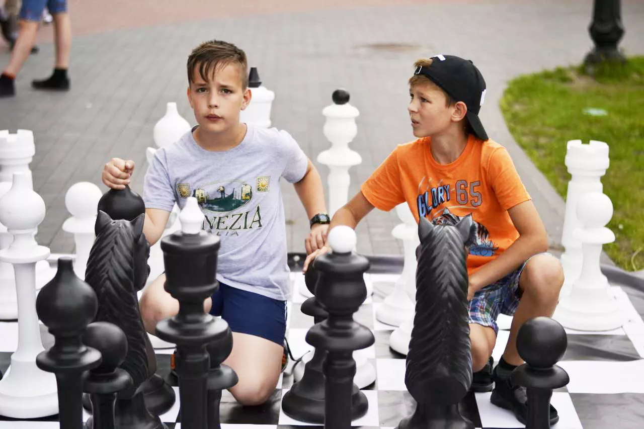 Вчителям: Як у Britannica School з 2-го класу складають Кембриджський екзамен та опановують філософію