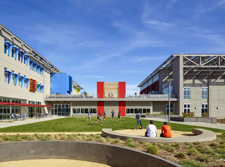 Вчителям: Nueva School — школа мрії в Каліфорнії, де практикують дизайн-мислення