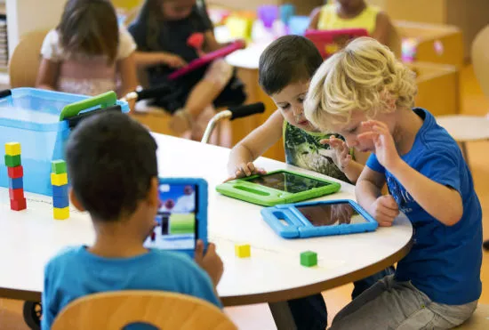 Вчителям: The Steve JobsSchool — індивідуальний план та iPad для кожного учня