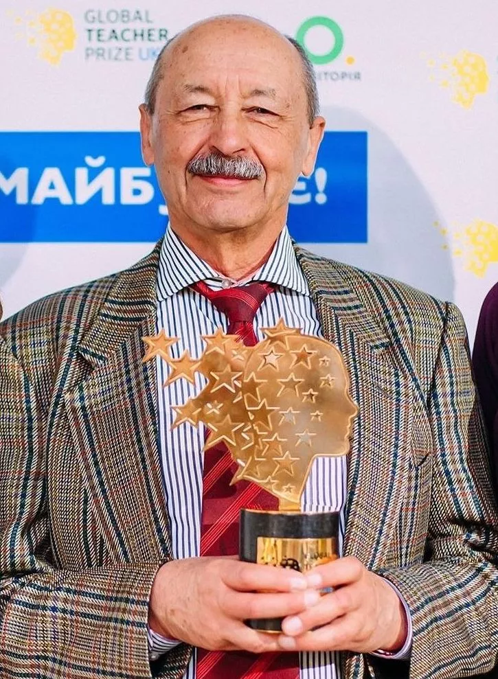 Новини: Во время Шествия Достоинства Президент наградил выдающихся учителей
