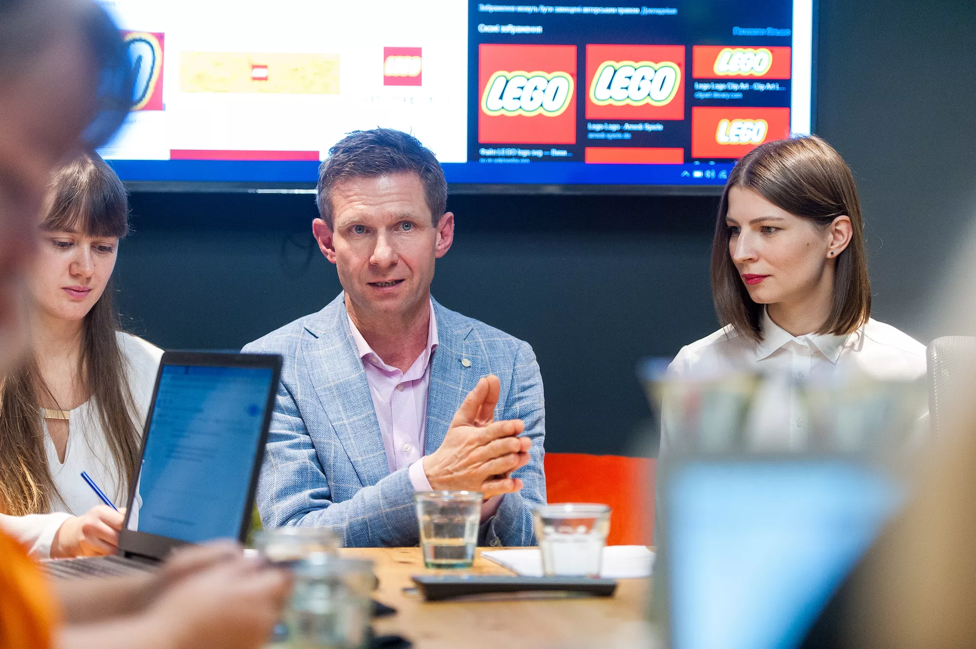 Вчителям: Гра — найважливіша робота дитини: за кулісами всесвіту LEGO
