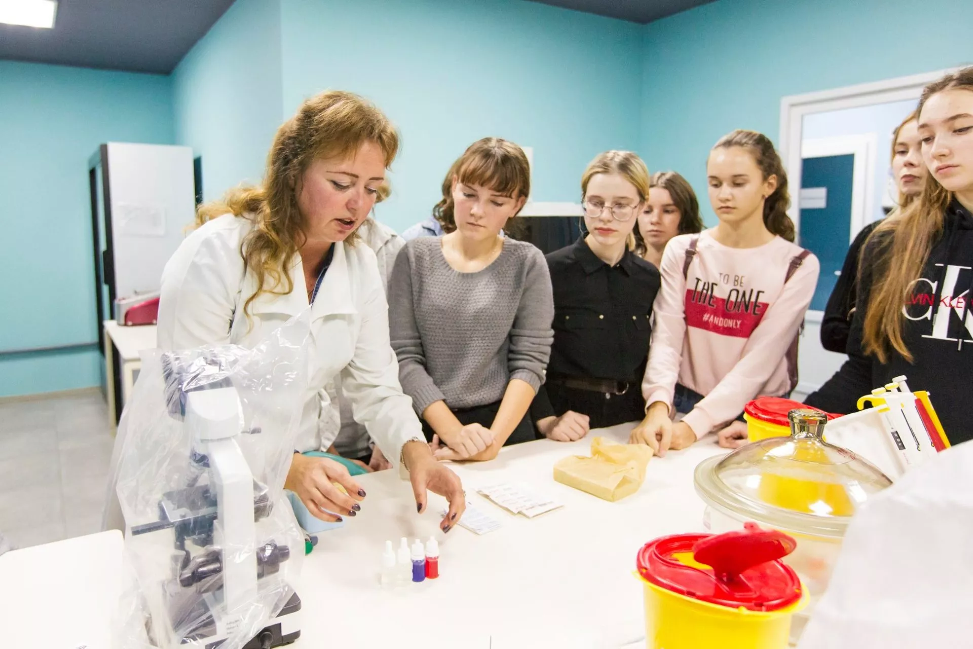 Батькам: (Не)дівчачі професії: як STEM is FEM руйнують гендерні стереотипи