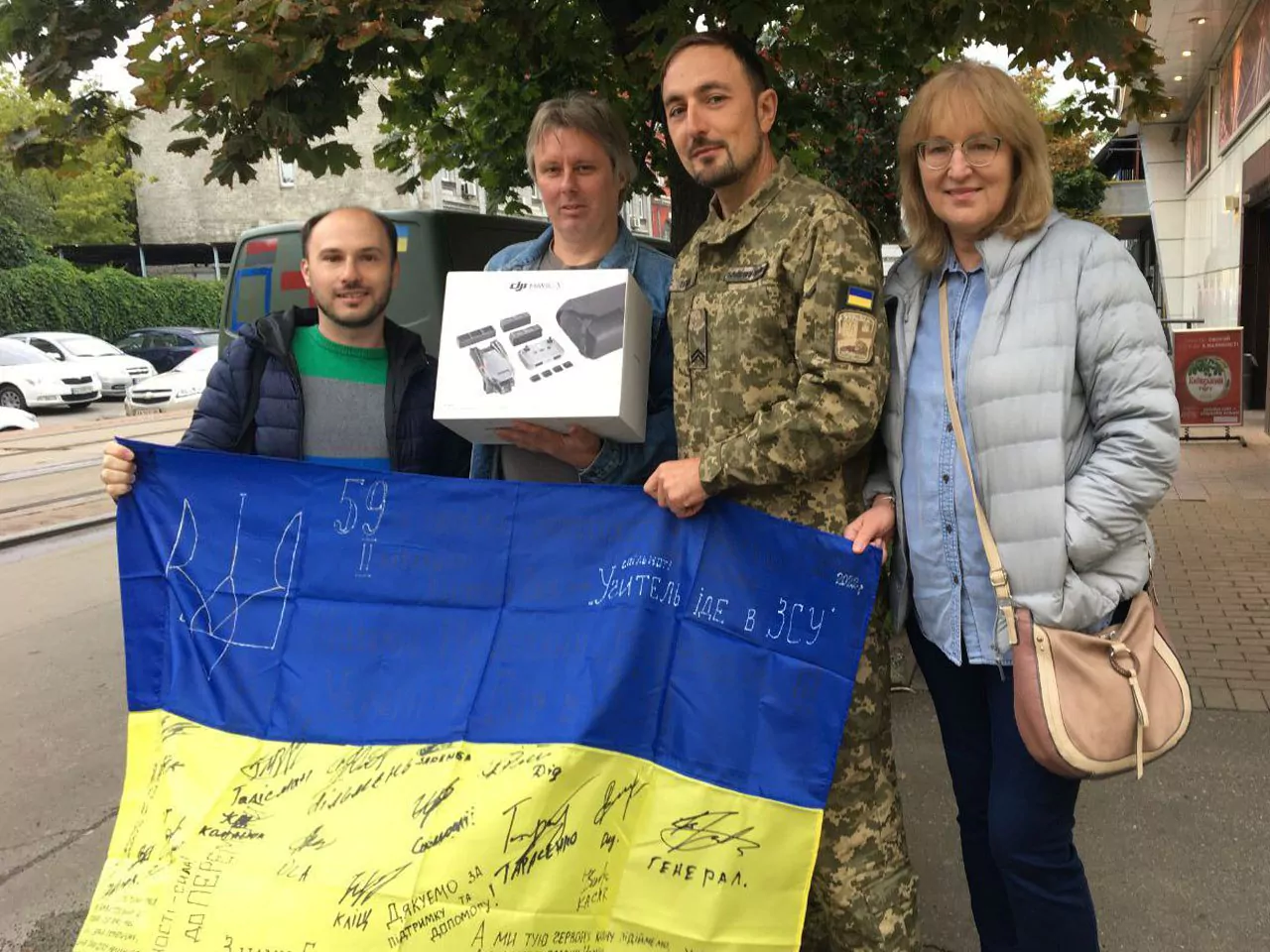 Новини: Фонд «Учитель іде в ЗСУ» забезпечив планшетами дітей, врятованих з окупації
