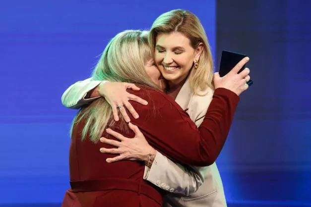 Новини: Global Teacher Prize Ukraine нагородила вчительку, що врятувала дітей-сиріт від обстрілів у Чернігові