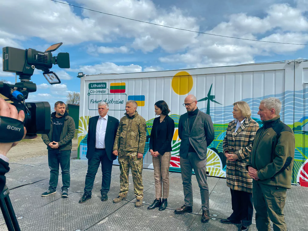 Вчителям: «Ми маємо виграти війну — це передумова для розвитку України»