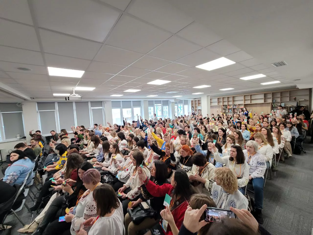 Новини: Відчути силу спільноти: педагогів запрошують провести освітню (не)конференцію EdCamp in a Box